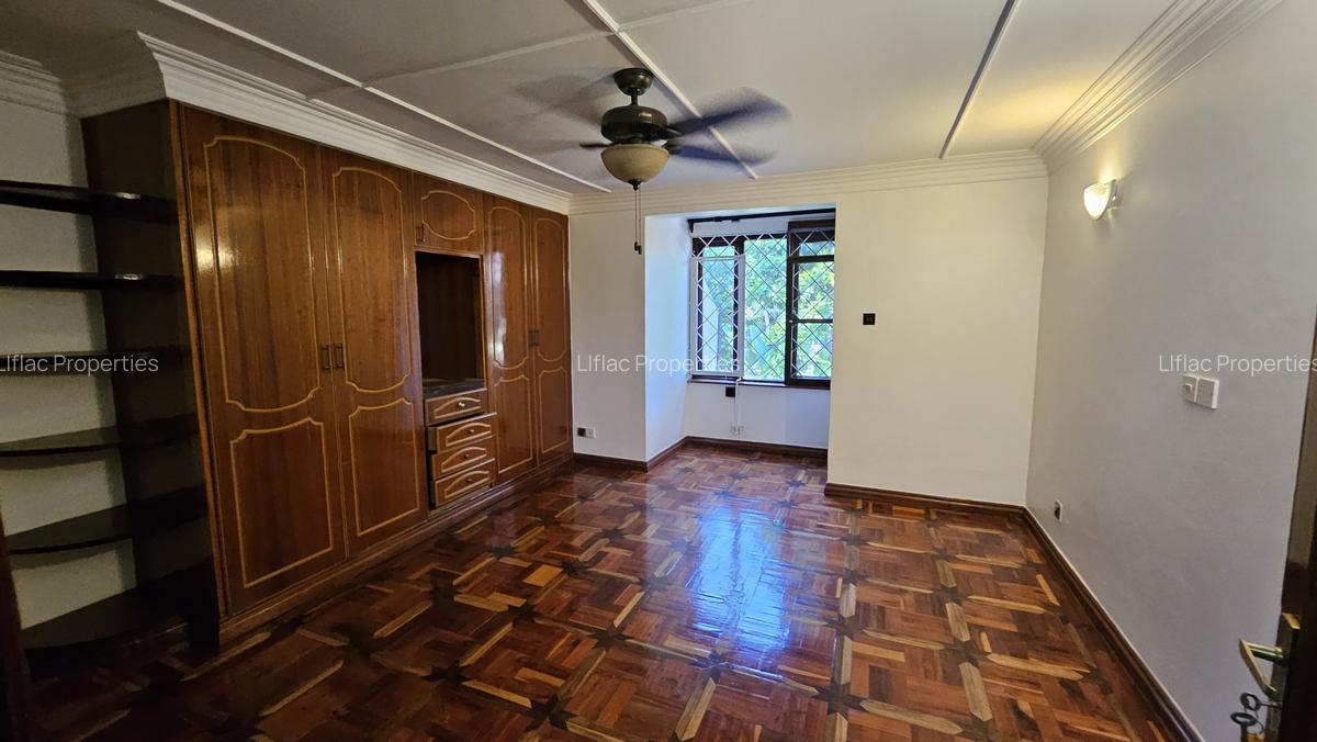 4 Bed House with En Suite in Runda - 14