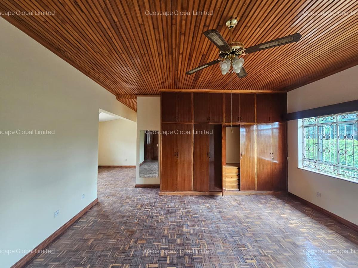 4 Bed House with En Suite in Nyari - 2