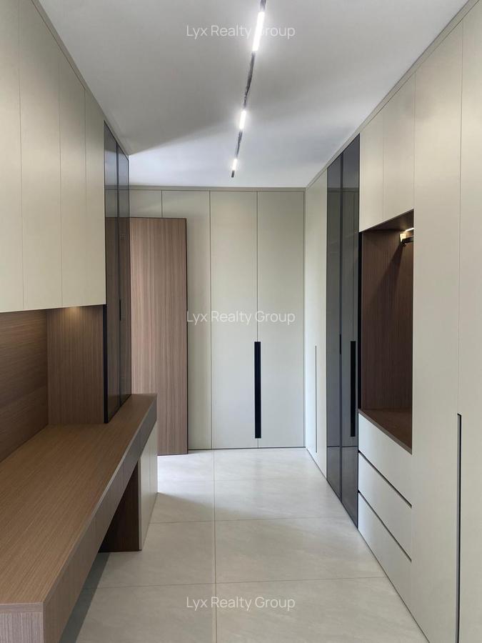 5 Bed Villa with En Suite in Lavington - 14