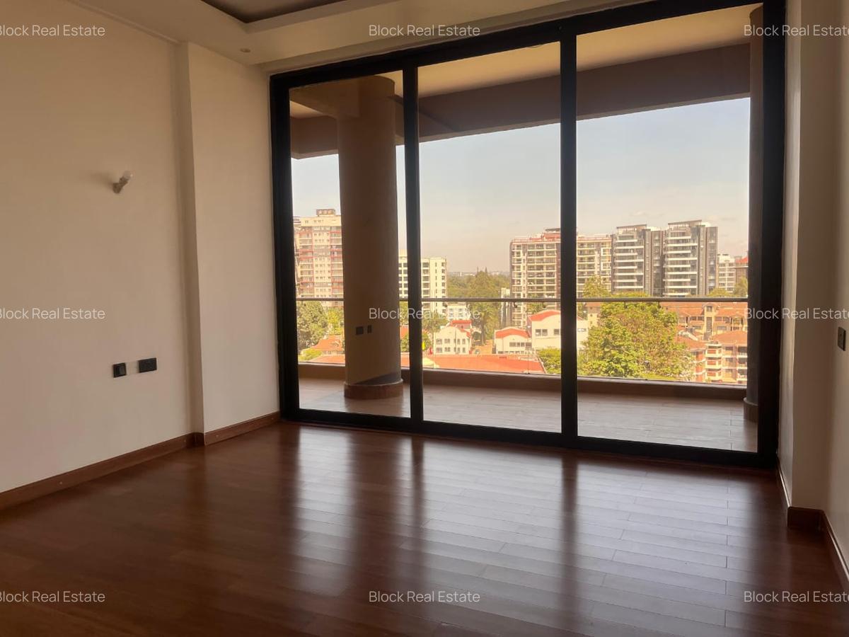 4 Bed Apartment with En Suite in Spring Valley - 13