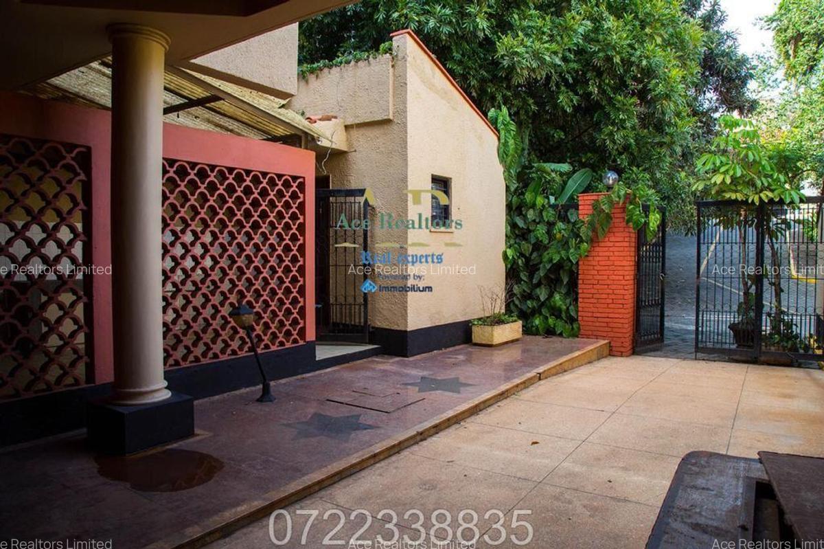 5 Bed Villa with En Suite at Westlands Rhapta Road Nairobi - 18