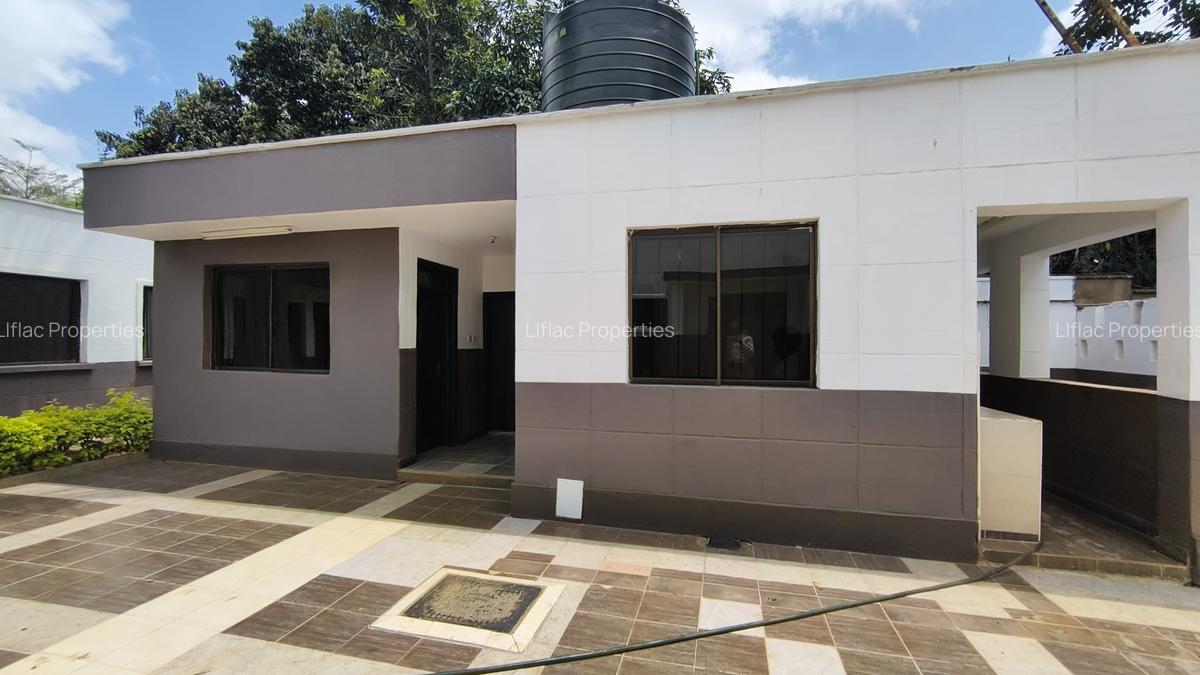 5 Bed House with En Suite in Runda - 19