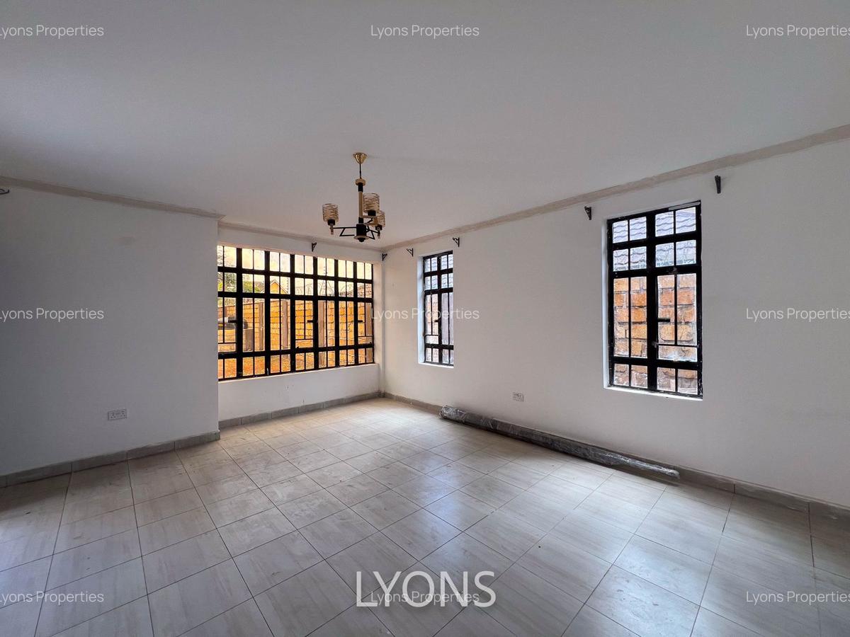 4 Bed Townhouse with En Suite at Rimpa - 13