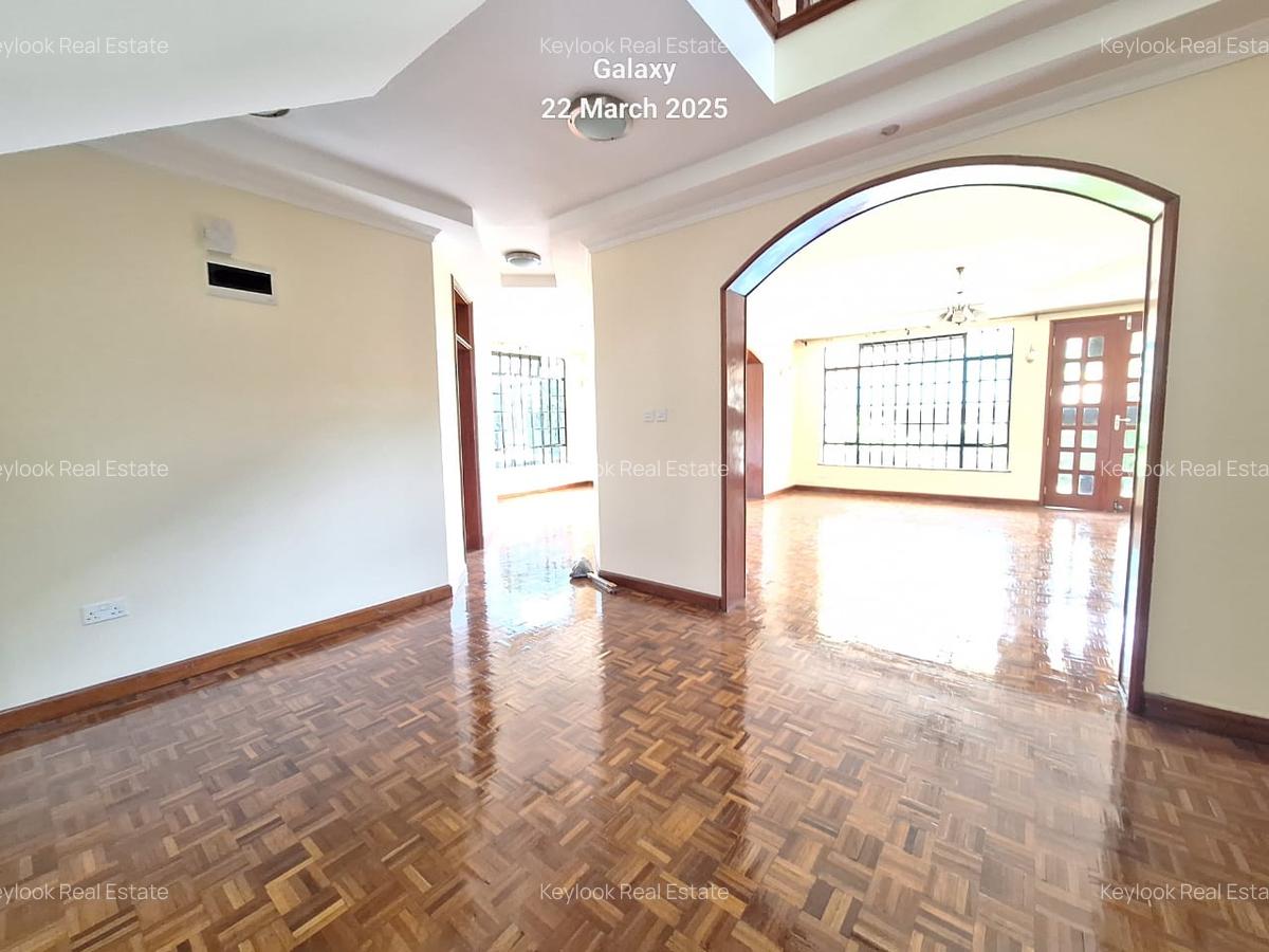 4 Bed Townhouse with En Suite at Lavington - 6