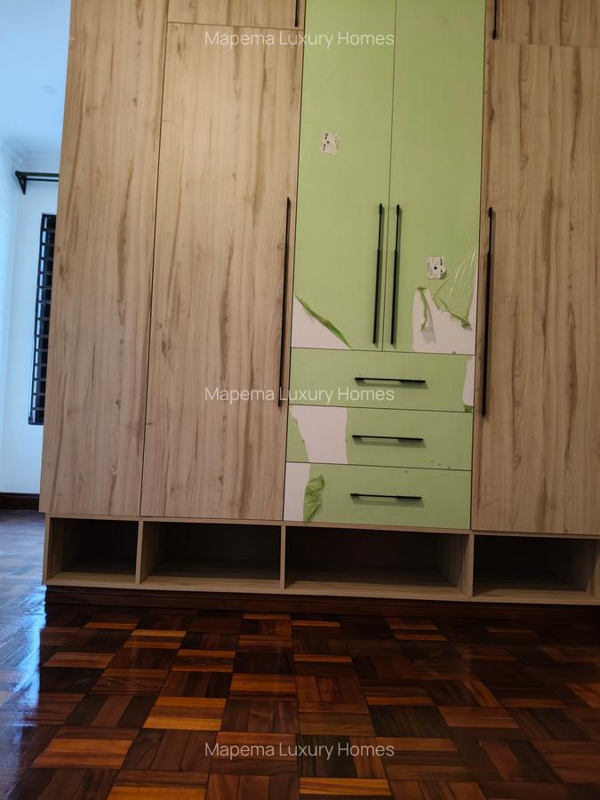 6 Bed House with En Suite at Kephis - 8