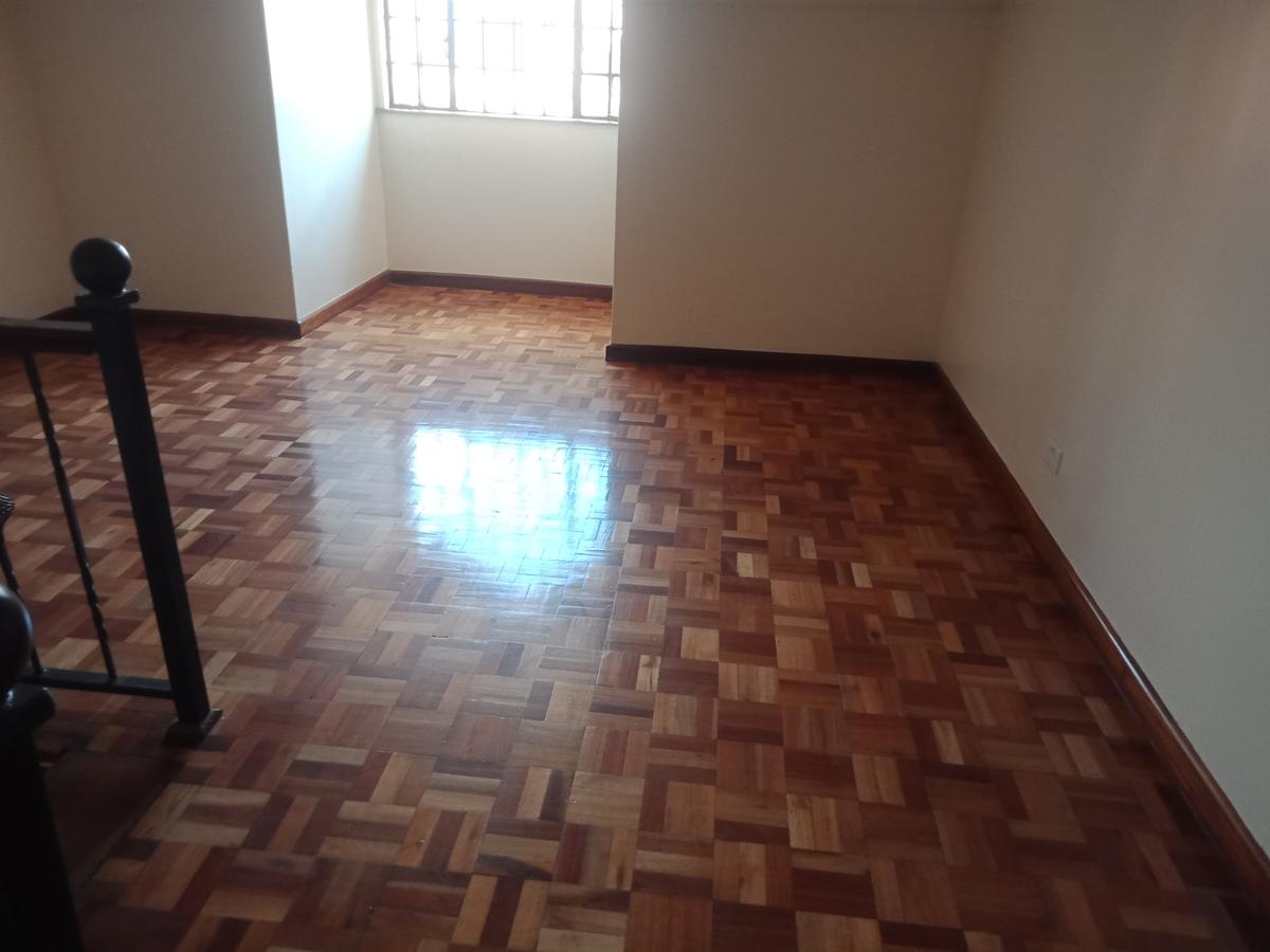 4 Bed Townhouse with En Suite in Lavington - 19