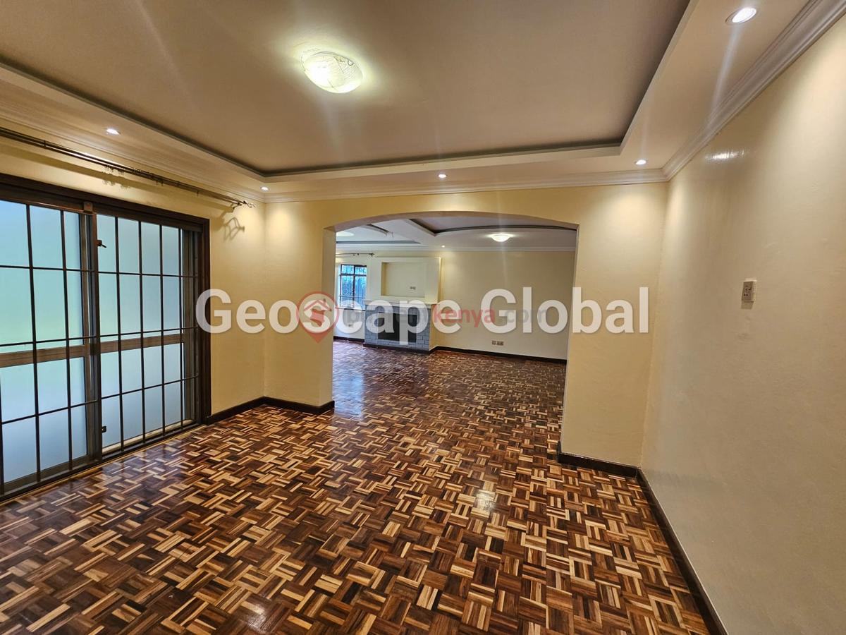 4 Bed Townhouse with En Suite in Spring Valley - 6