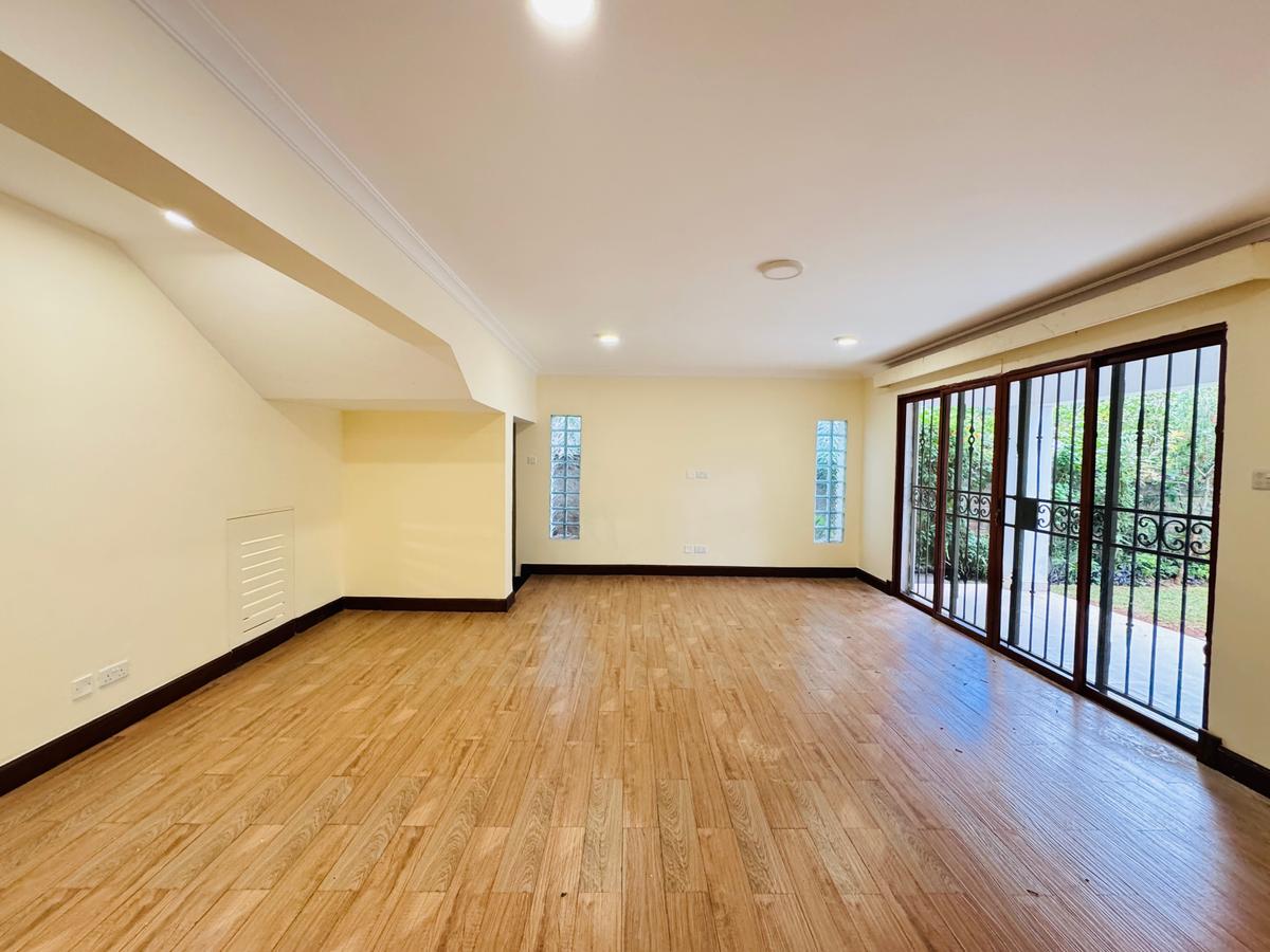 5 Bed Townhouse with Swimming Pool at Spring Valley - 9