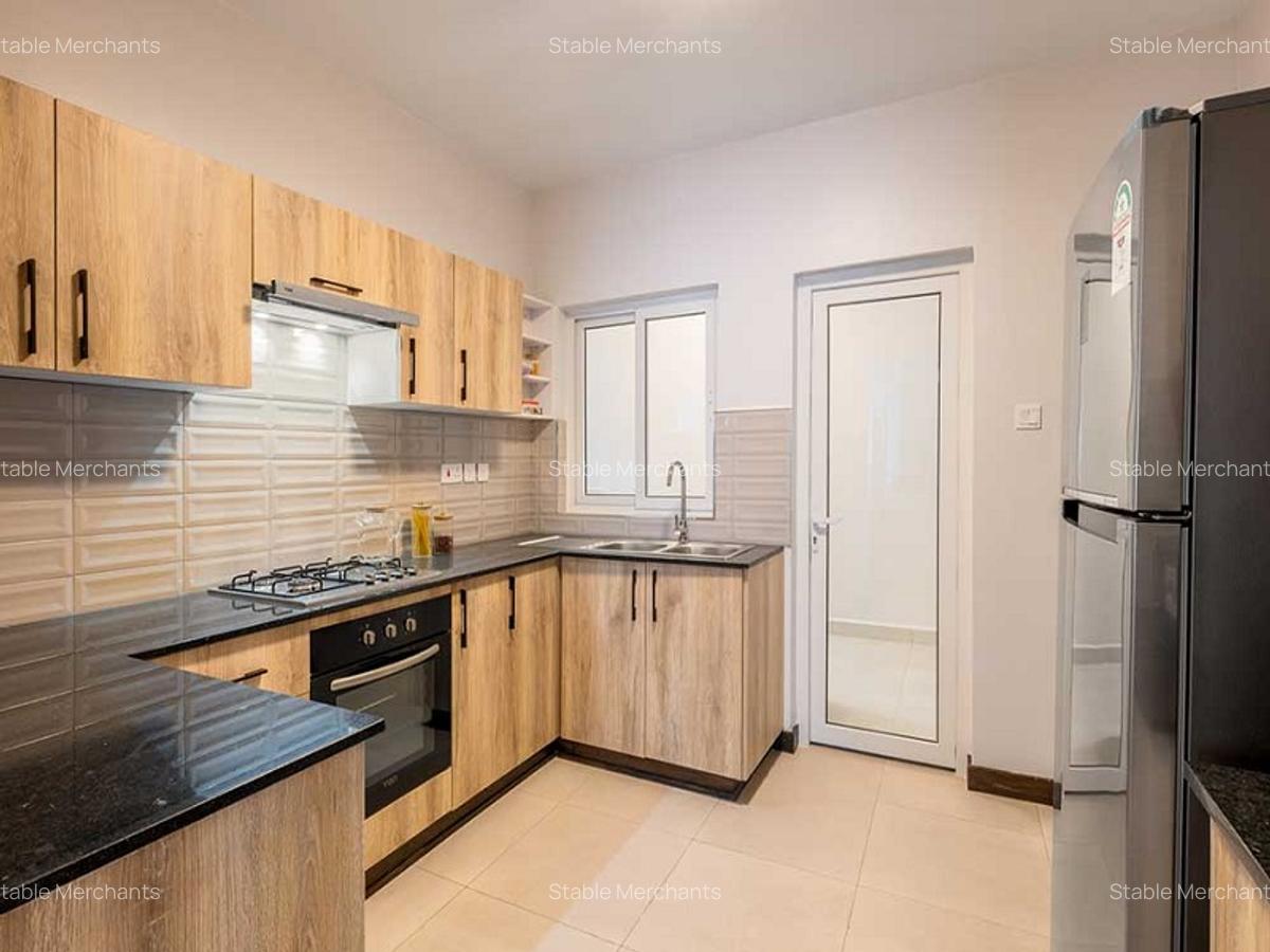 2 Bed Apartment with En Suite at Gateway Mall - 6