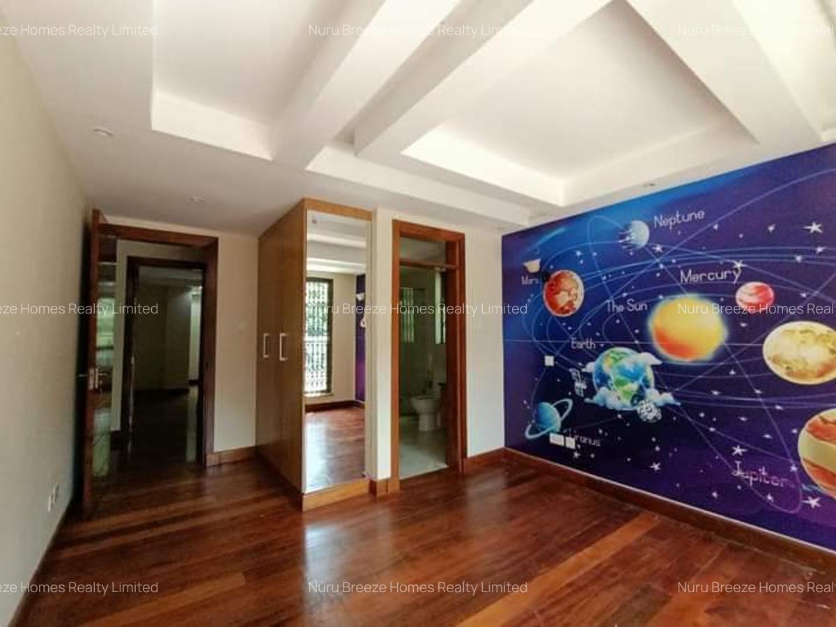 5 Bed Townhouse with En Suite in Lavington - 16