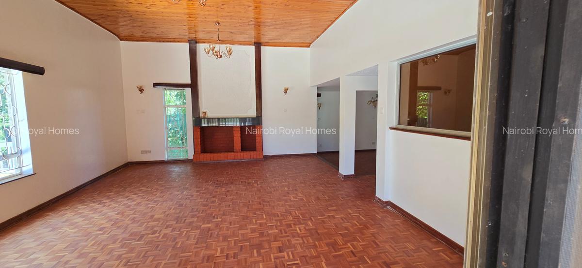 5 Bed House with En Suite at Whispers Avenue - 20