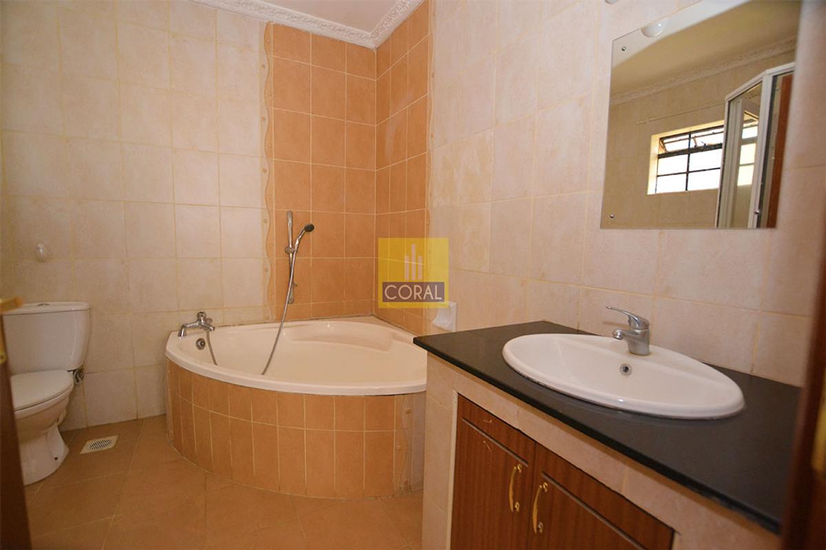 4 Bed Apartment in Parklands - 18