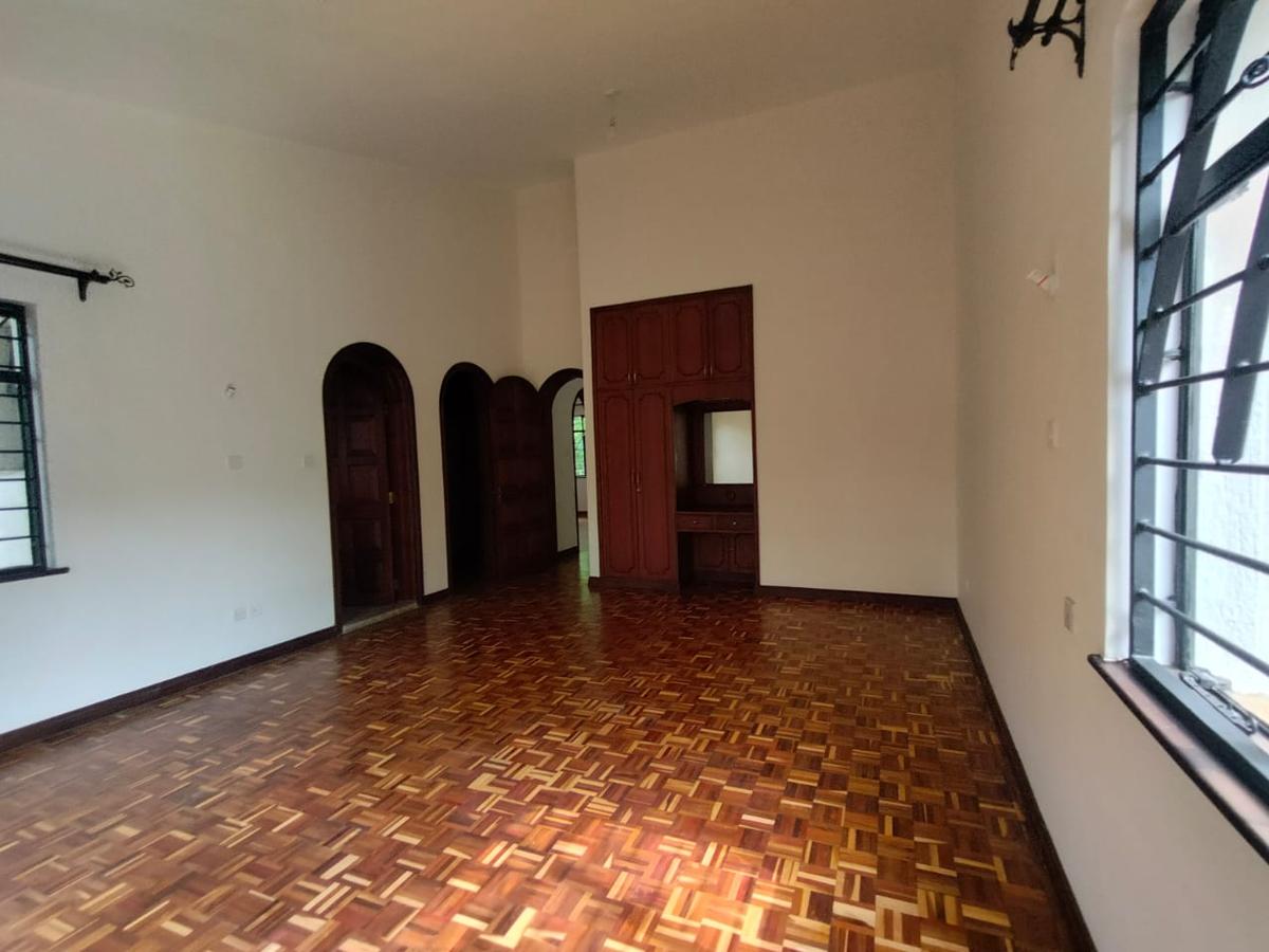 5 Bed Townhouse with En Suite in Westlands Area - 9