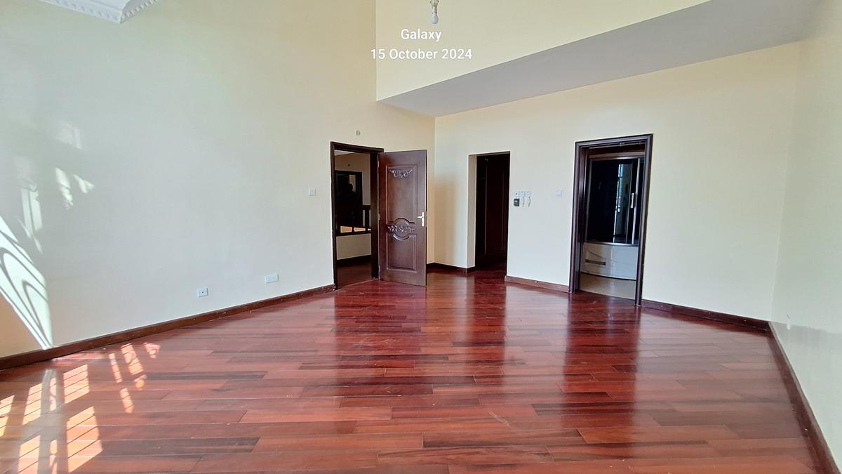 5 Bed Townhouse with En Suite at Owashika Road - 10