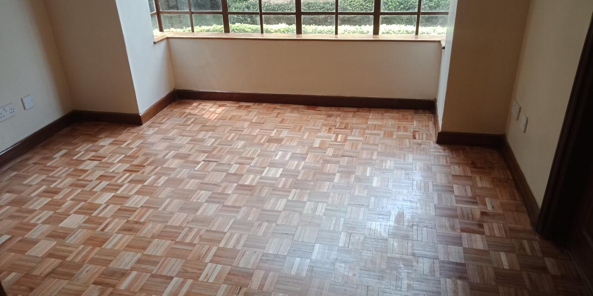 5 Bed Townhouse with En Suite in Lavington - 7