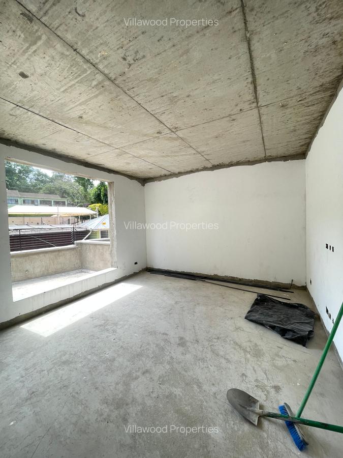 5 Bed Villa with En Suite in Lavington - 4