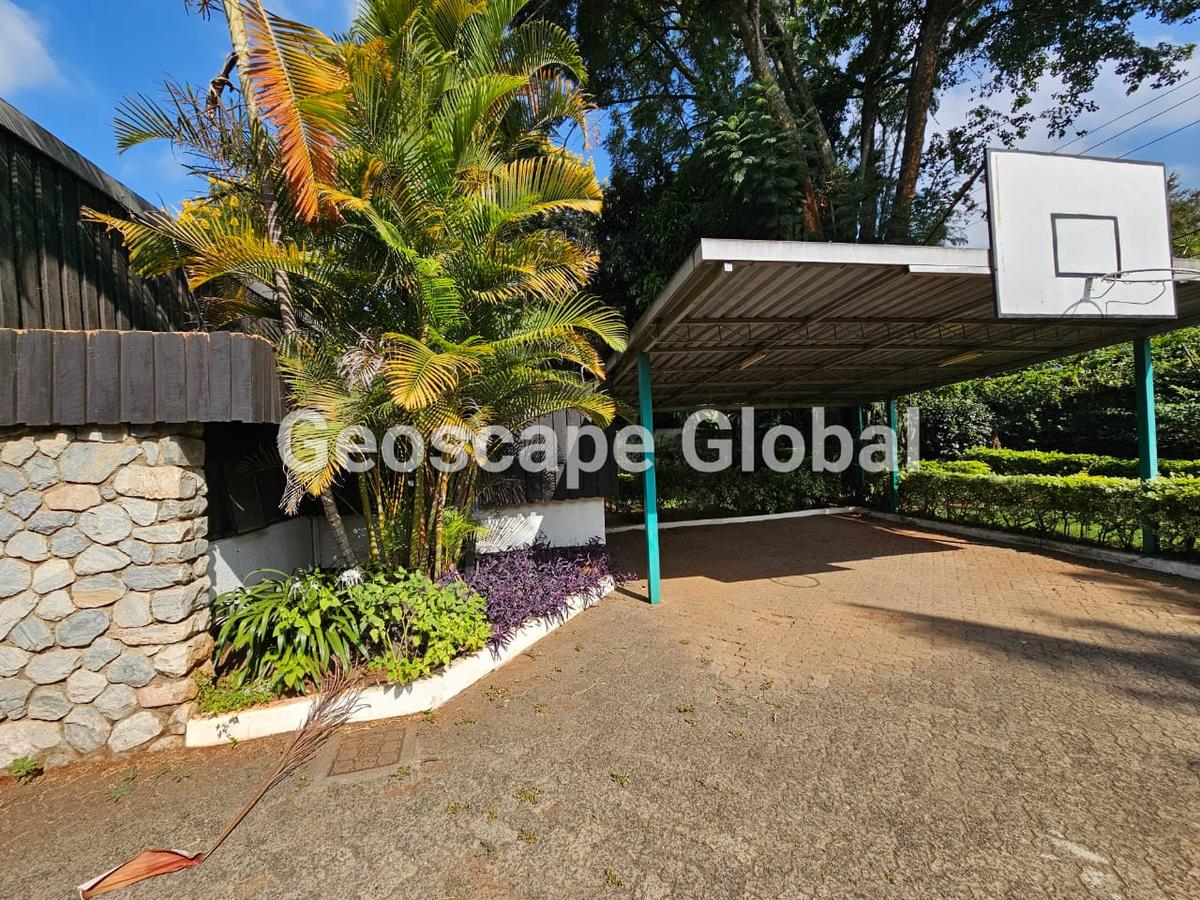5 Bed House with En Suite in Muthaiga - 11