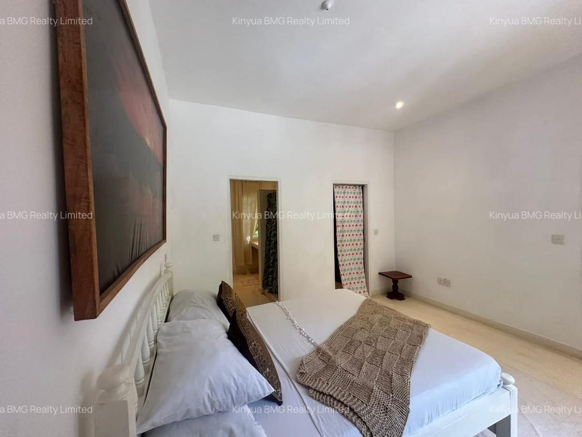 Serviced 2 Bed Apartment with En Suite in Malindi - 10