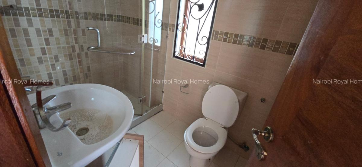 5 Bed Townhouse with En Suite at Convent Drive - 8