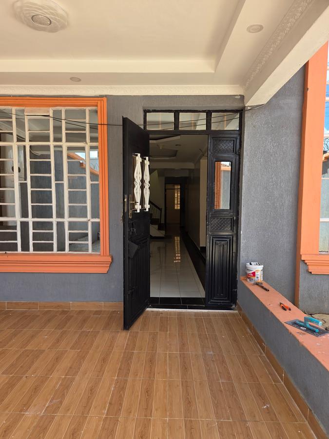 5 Bed House with En Suite at Eastern Bypass - 3