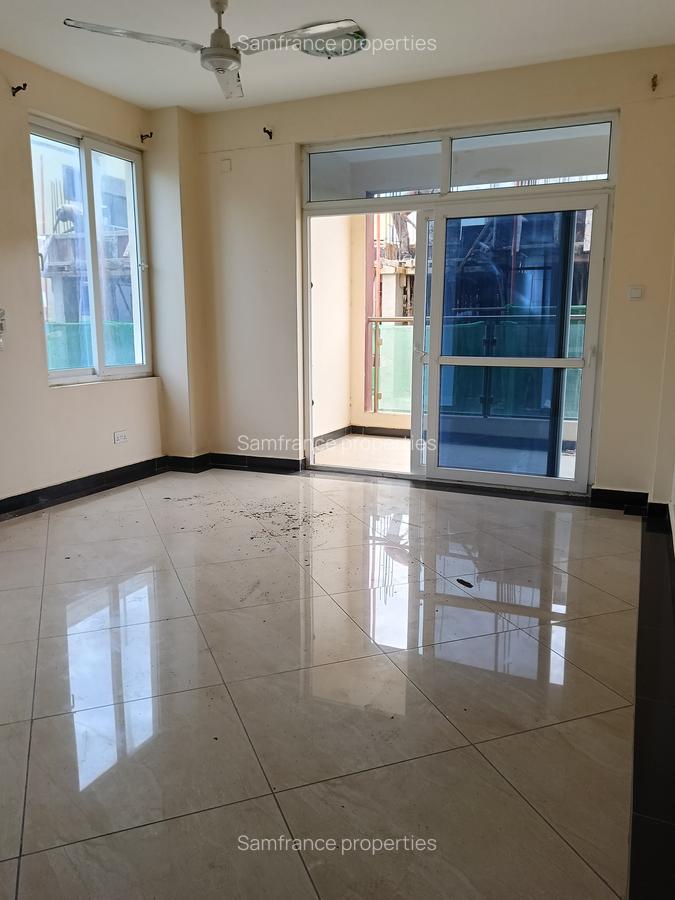 Serviced 4 Bed Apartment with En Suite at 1 St Avanue - 11