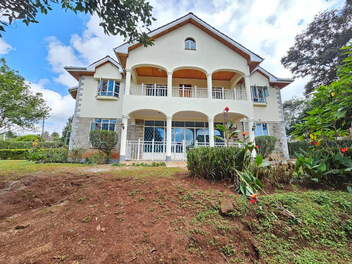 6 Bed House with En Suite in Runda