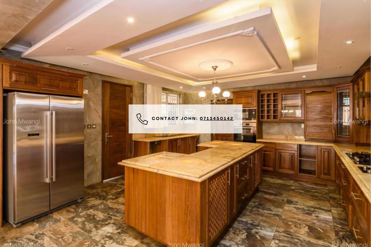 5 Bed Villa with En Suite in Runda - 4