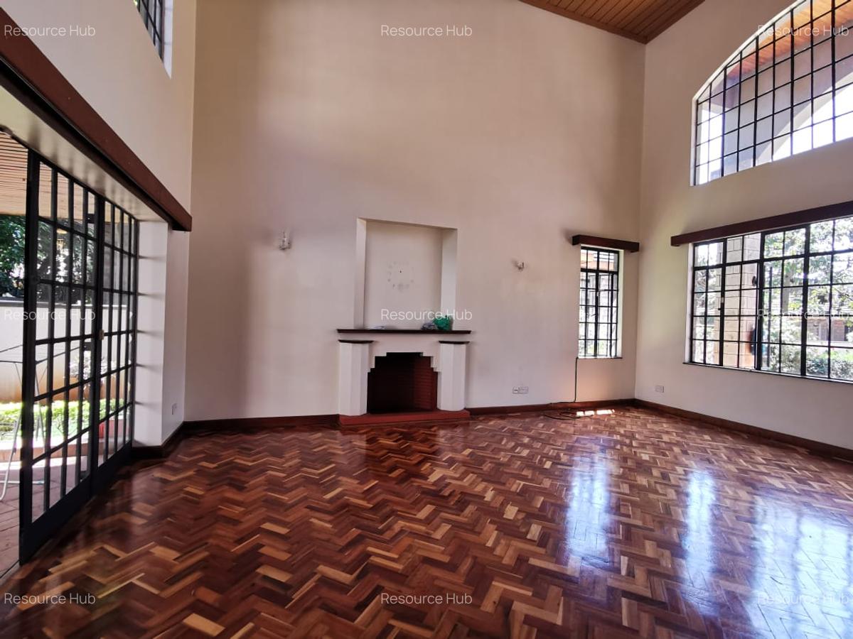 4 Bed Townhouse with En Suite at Spring Valley - 5