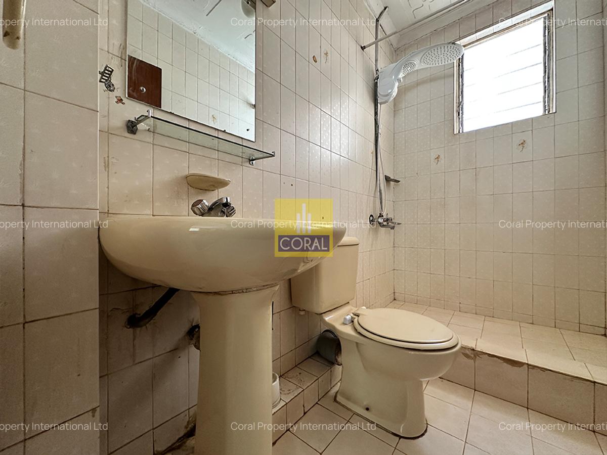 5 Bed Townhouse in General Mathenge - 9