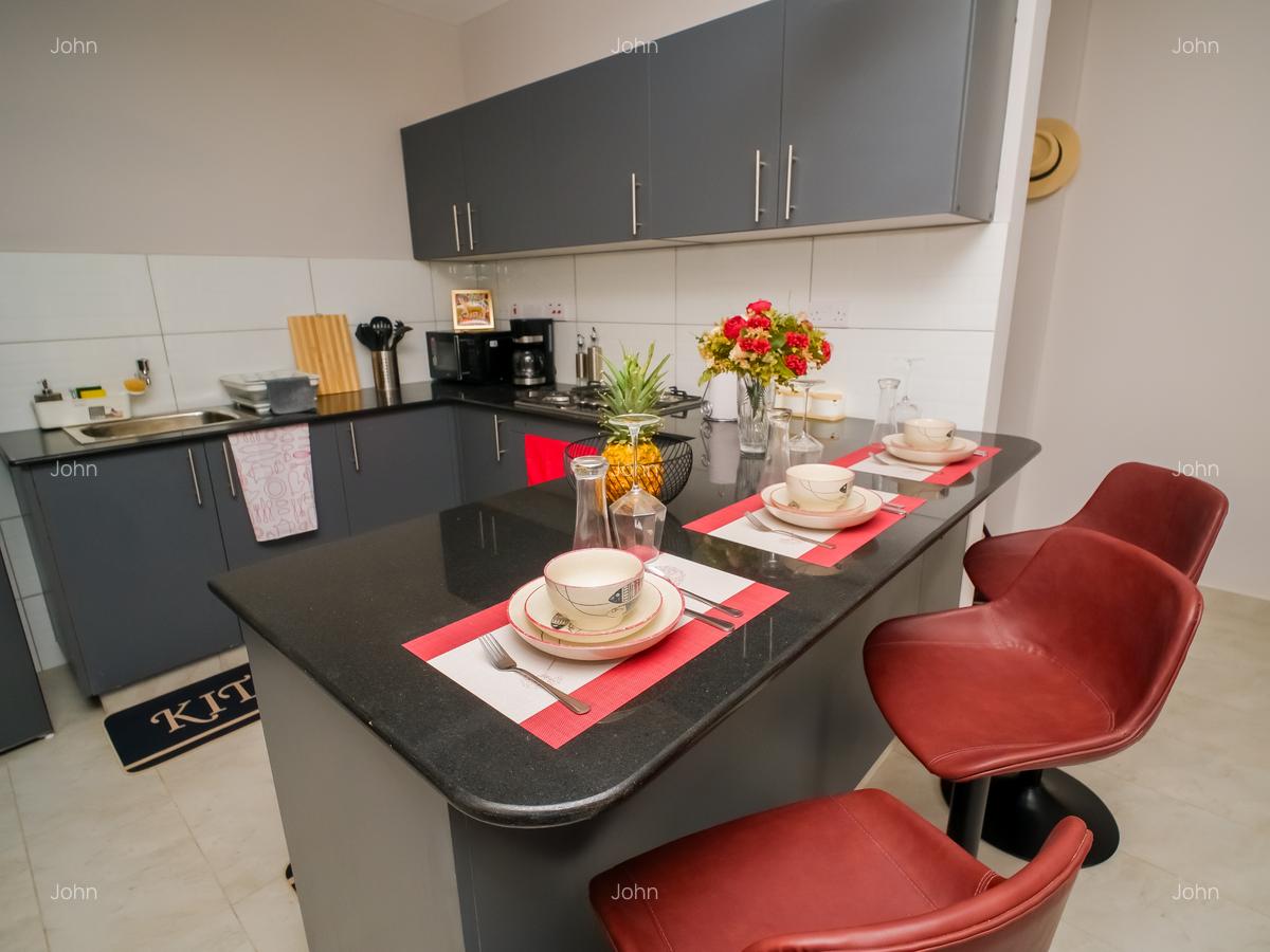 Serviced 2 Bed Apartment with En Suite at 1St Ave - 11