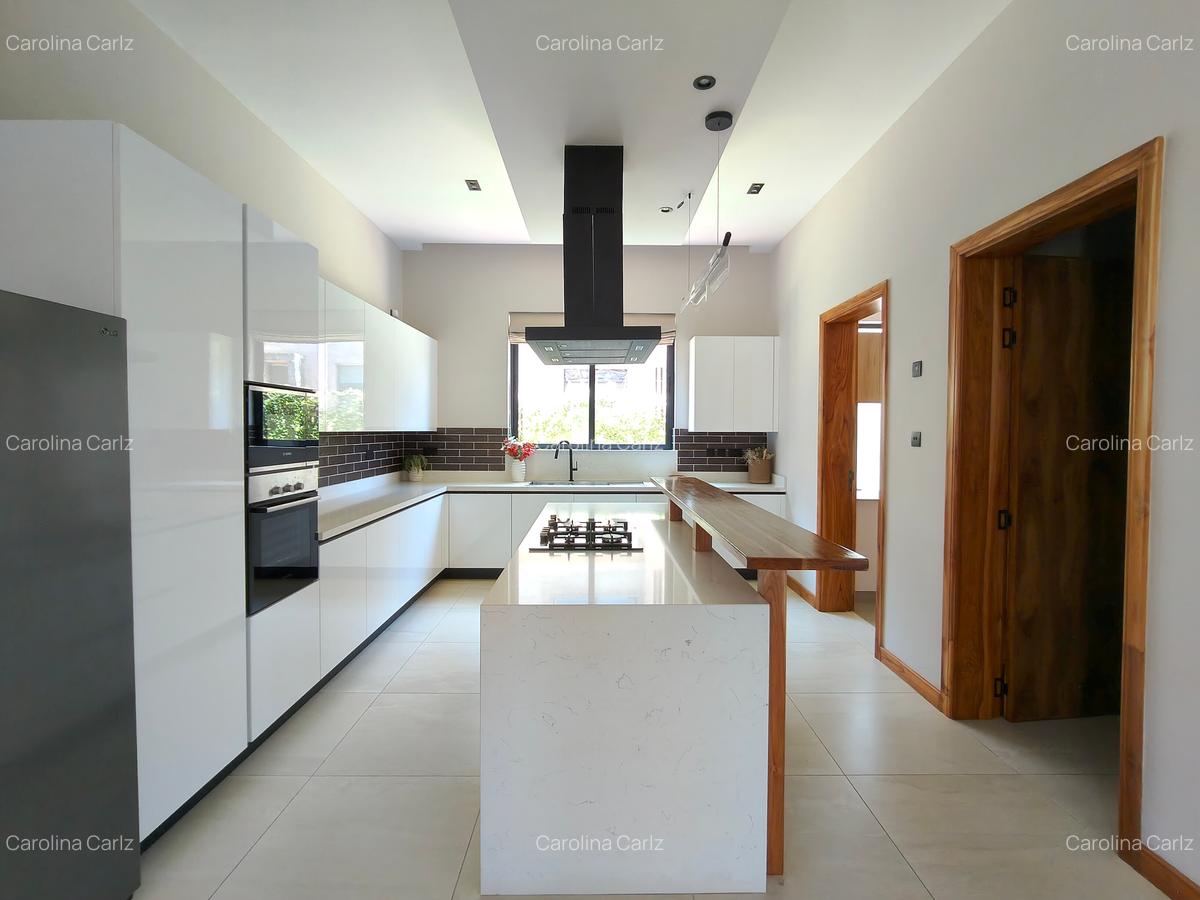 5 Bed Villa with En Suite at Loresho - 7