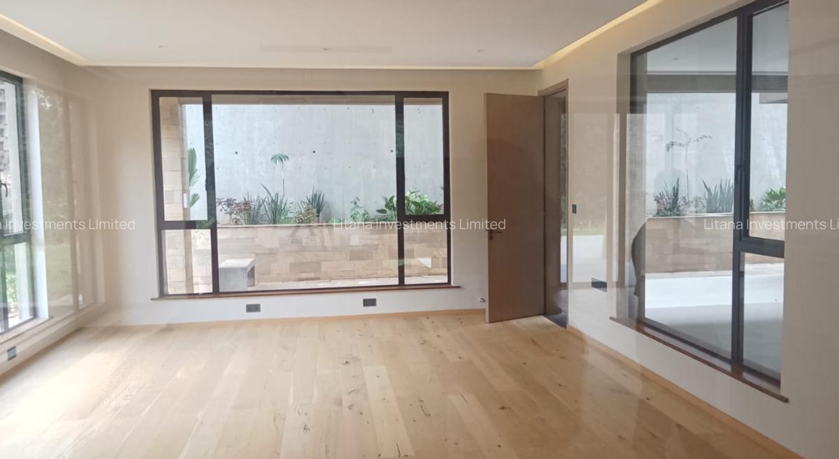 6 Bed House with En Suite in Nyari - 4