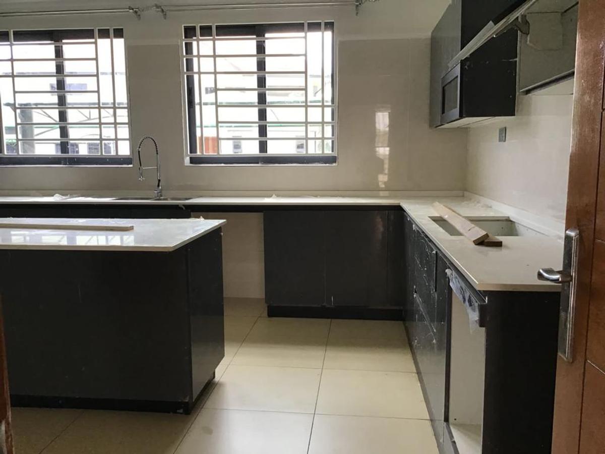 4 Bed Townhouse with En Suite in Kiambu Road - 8