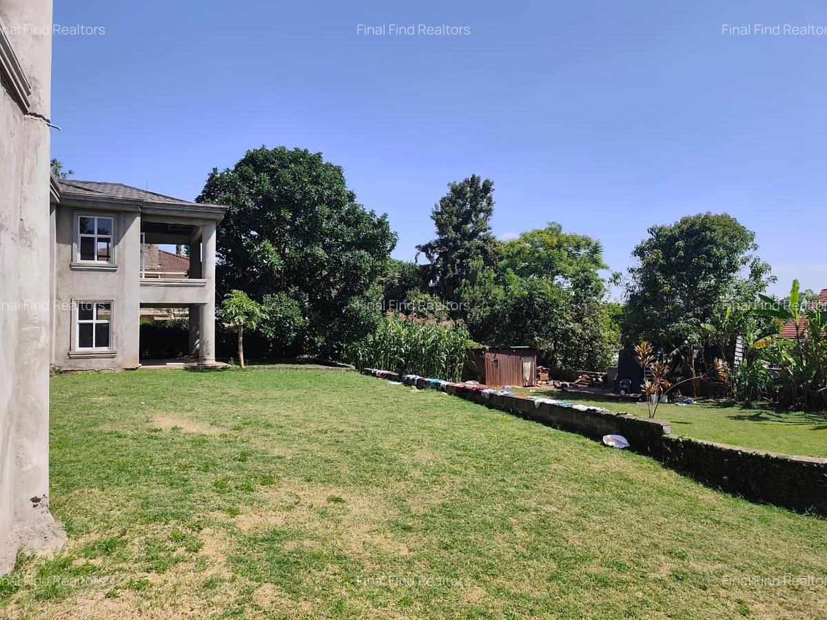 5 Bed House with En Suite in Runda - 4