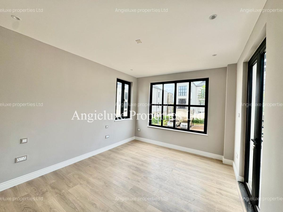 5 Bed Townhouse with En Suite at Runda - 11