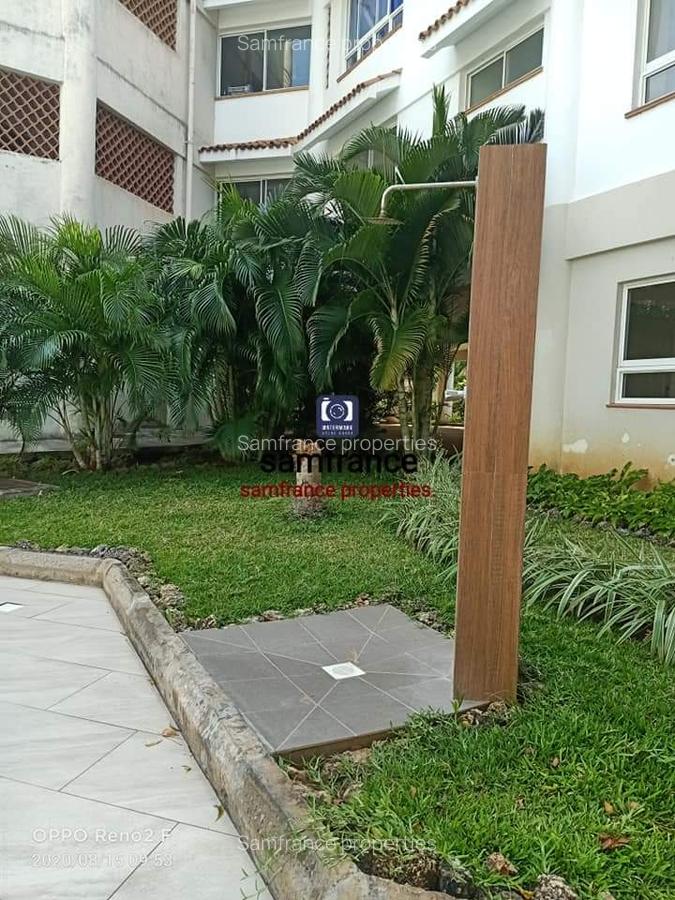 Serviced 4 Bed Apartment with En Suite at Links Road - 2