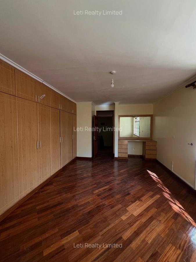 4 Bed Townhouse with En Suite in Lavington - 11