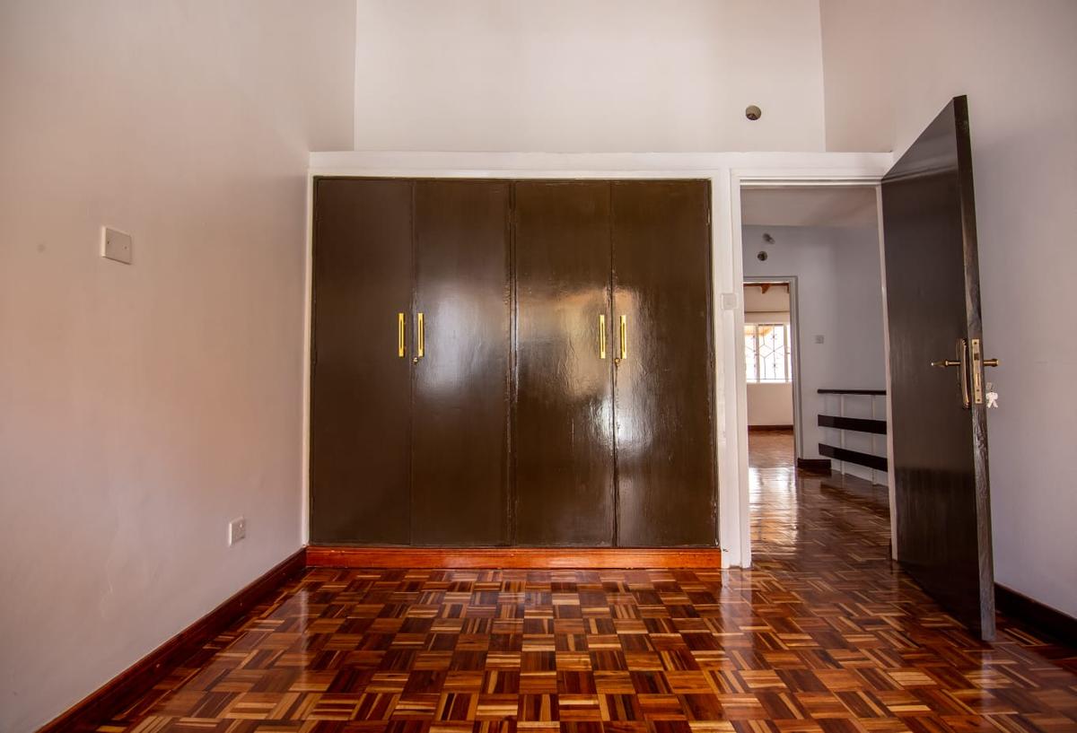 4 Bed Townhouse with En Suite in Lavington - 14