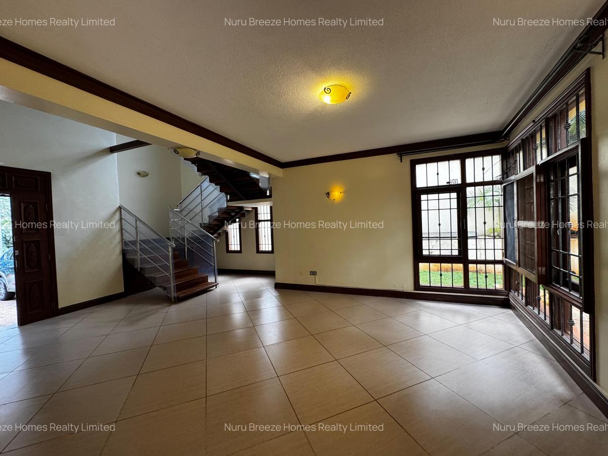 3 Bed Townhouse with En Suite in Hill View - 6