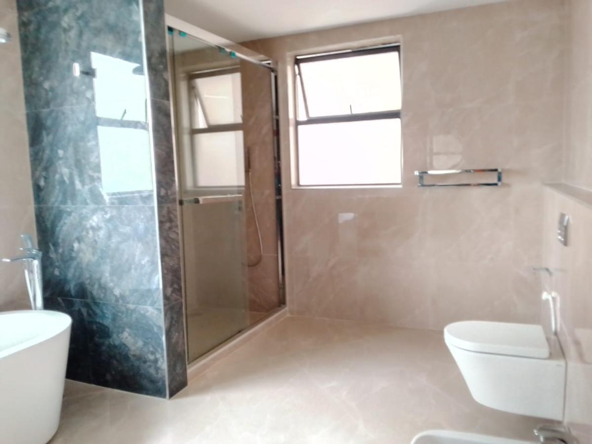 5 Bed Townhouse with En Suite in Lavington - 8