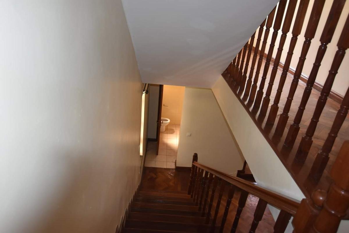 5 Bed Villa with En Suite in Lavington - 5