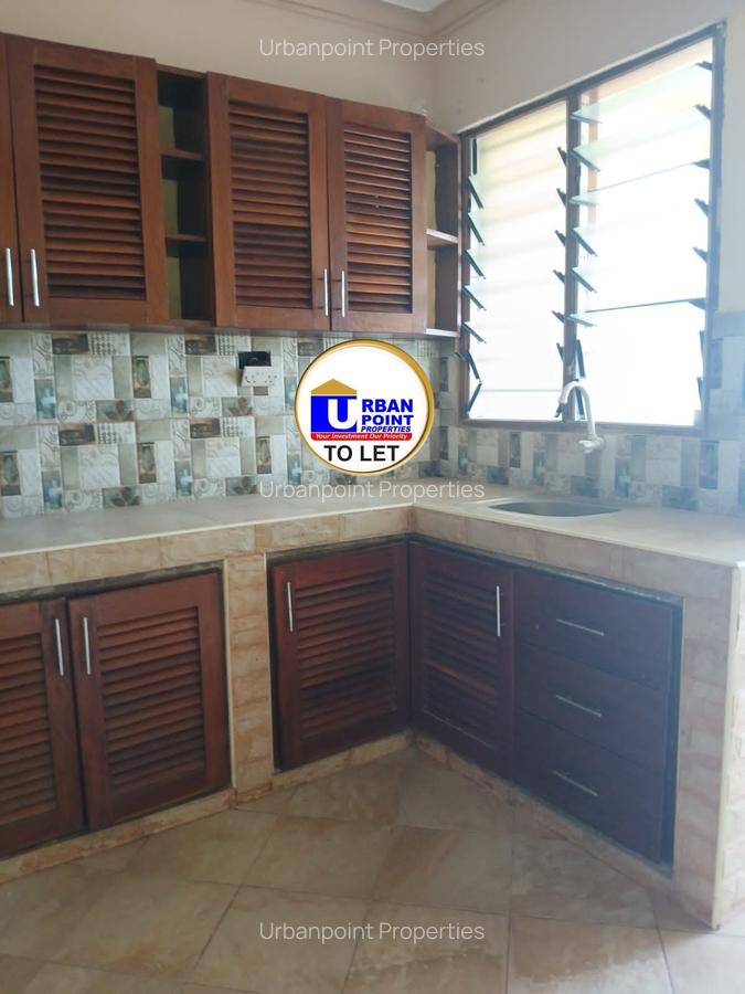 2 Bed Apartment with En Suite in Mtwapa - 18