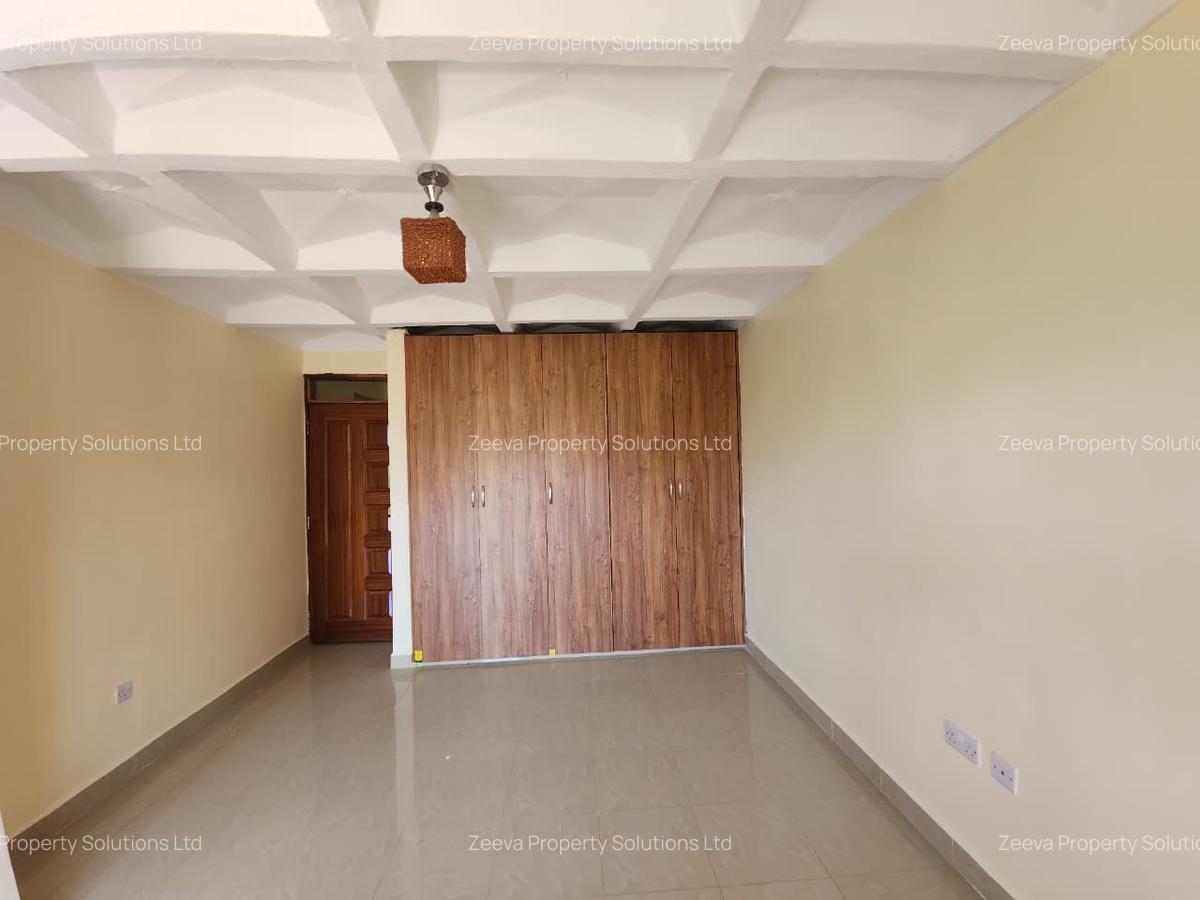 4 Bed House with En Suite in Runda - 10