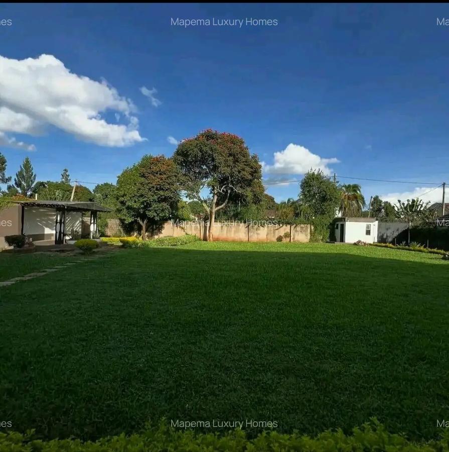 5 Bed House with En Suite at Old Runda - 10