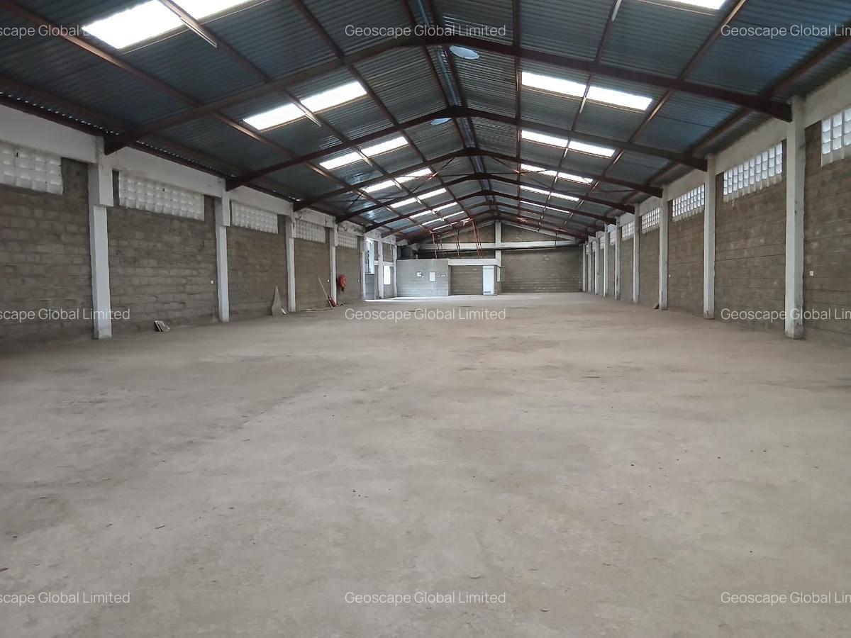 10,500 ft² Warehouse with Parking in Industrial Area - 3