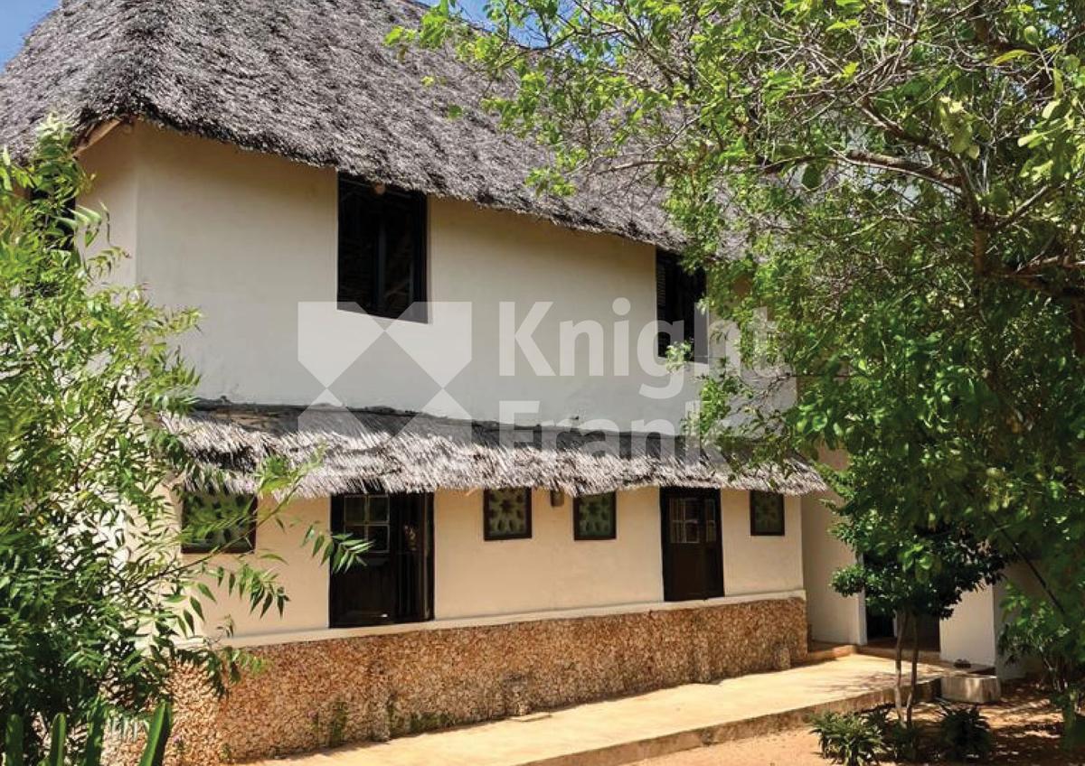 3 Bed House with Garden at Manda Island - 9