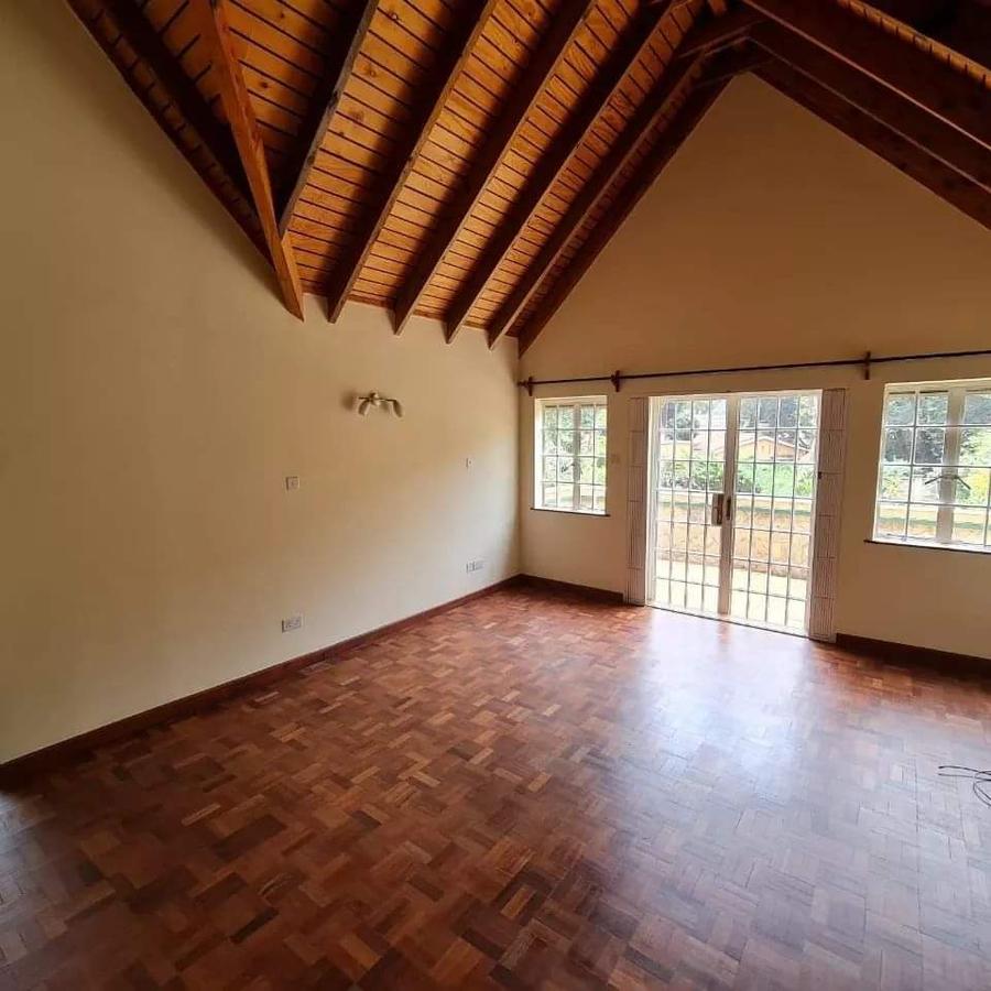 5 Bed Townhouse with En Suite at Lavington - 15