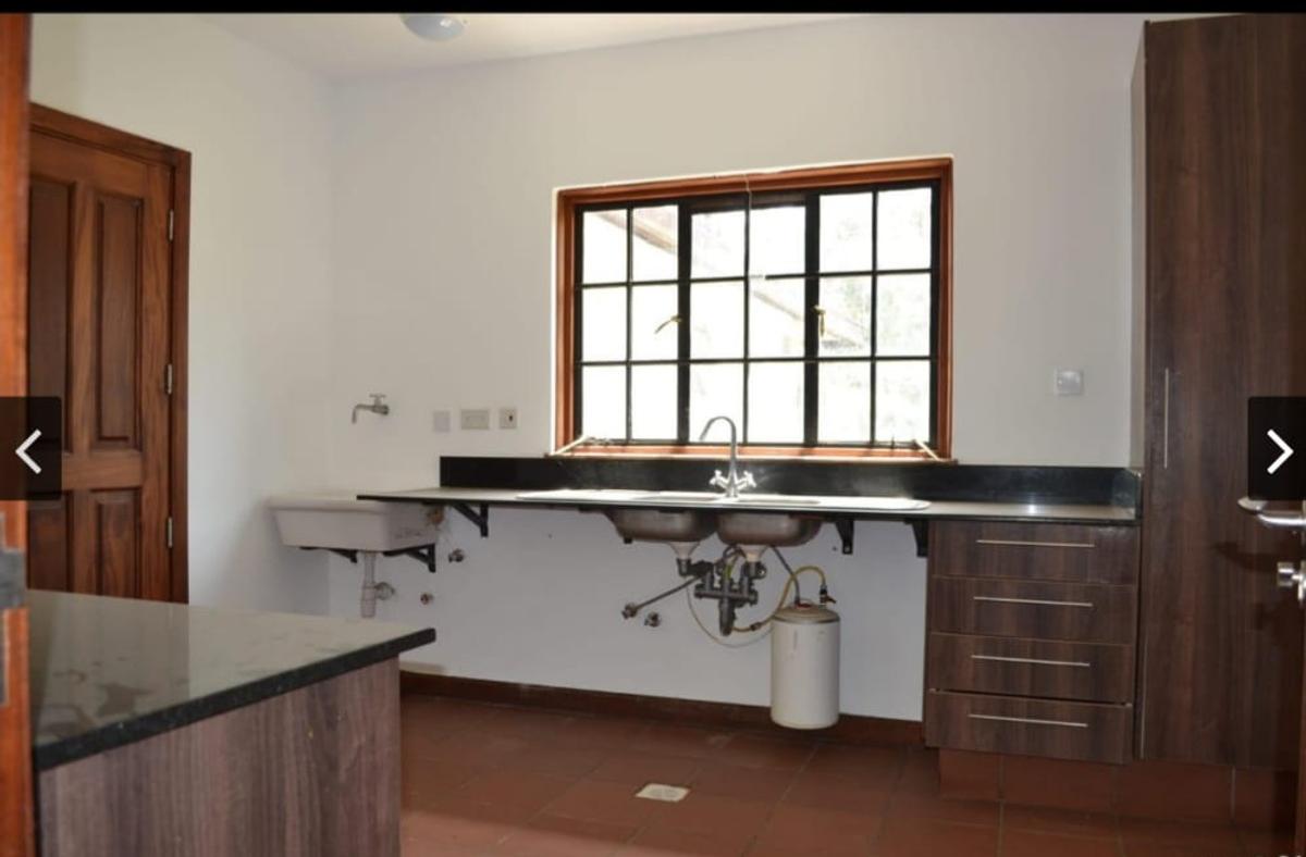 5 Bed Townhouse with En Suite at Karen - 14