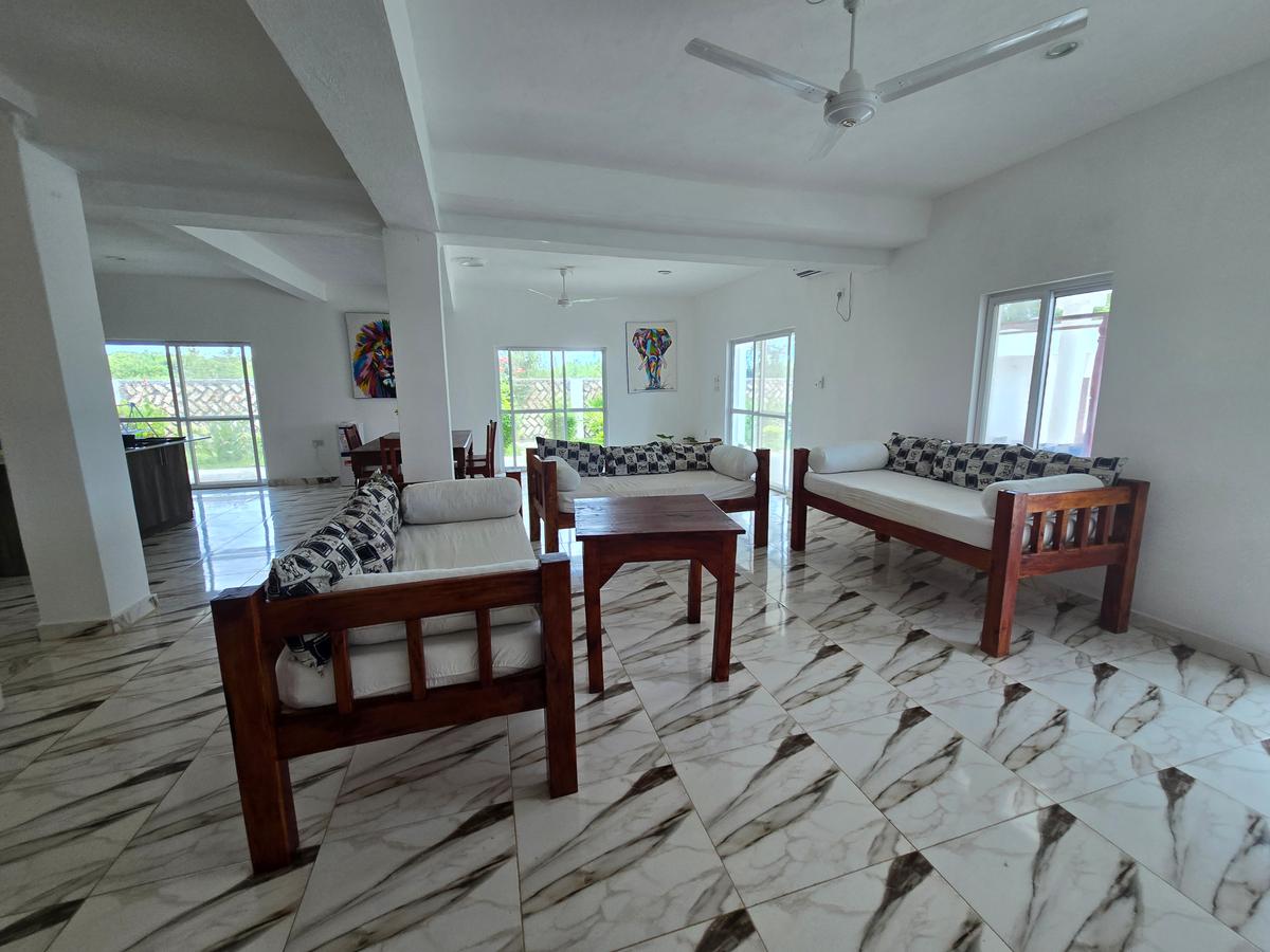 6 Bed House with En Suite in Watamu - 7