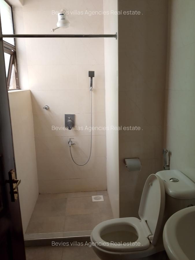 3 Bed Apartment with En Suite at Parklands - 10